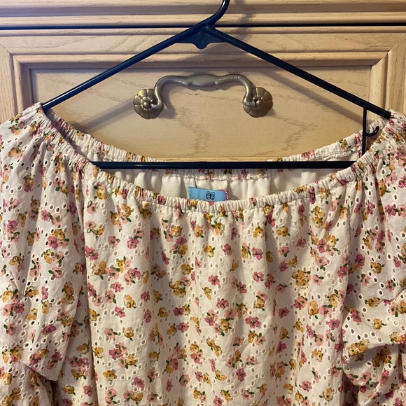 Eyelet Off The Shoulder Top - Picture 3 of 8